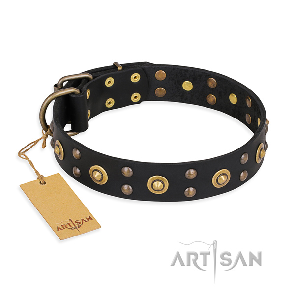 Handy use fashionable dog collar with corrosion proof buckle