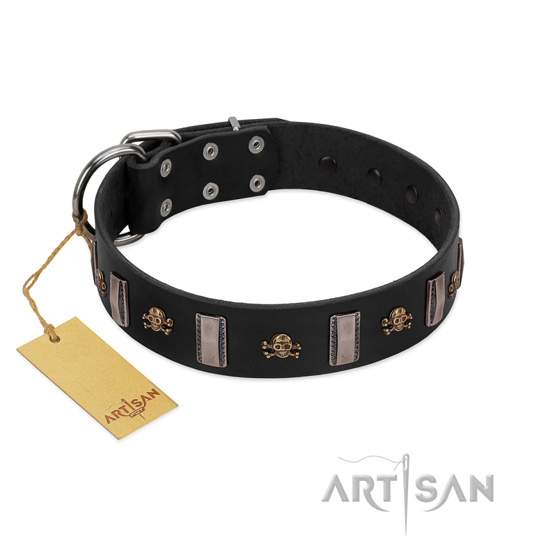 "Pirates' Symbol" Fashionable FDT Artisan Black Leather English Bulldog Collar with Silver-Like Plates and Gold-Like Skulls
